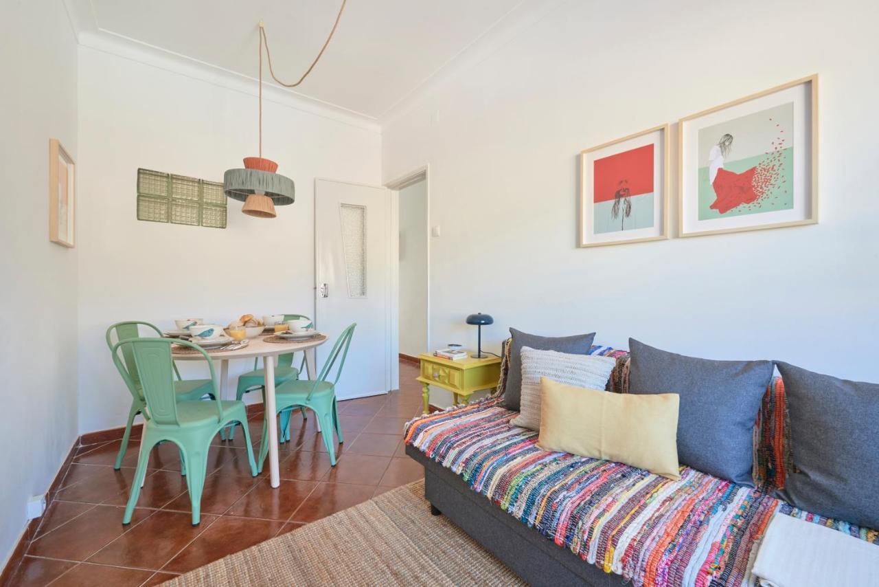 Central & Sunny 2Br Apt Near Beach, By Timecooler Сетубал Екстер'єр фото